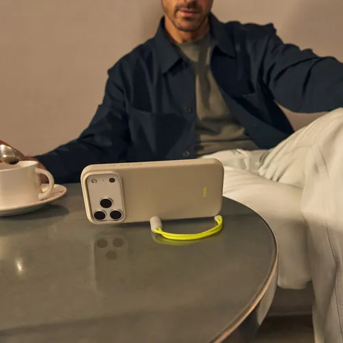 Beats iPhone Kickstand Case