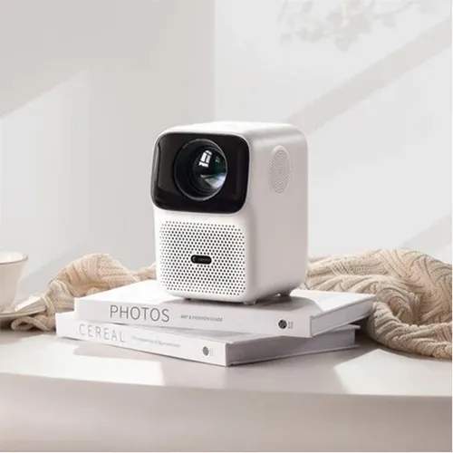 Wanbo T4 Portable Lumens Home Cinema Projector