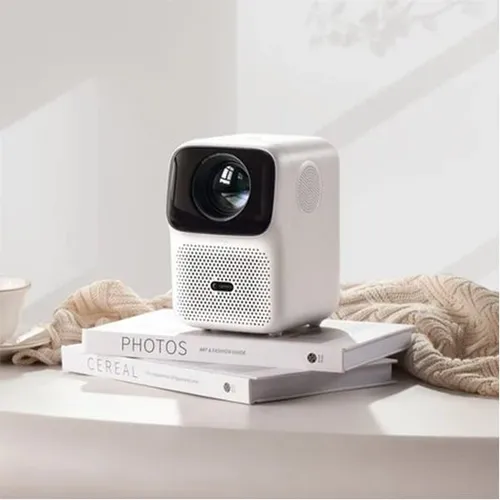 Wanbo T4 Portable Lumens Home Cinema Projector